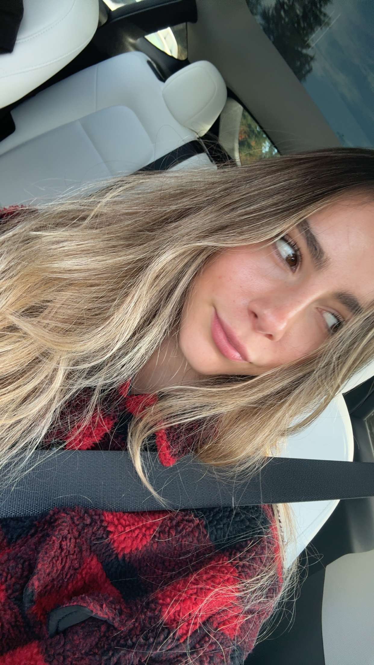 meelahrobbins snapchat image archive image