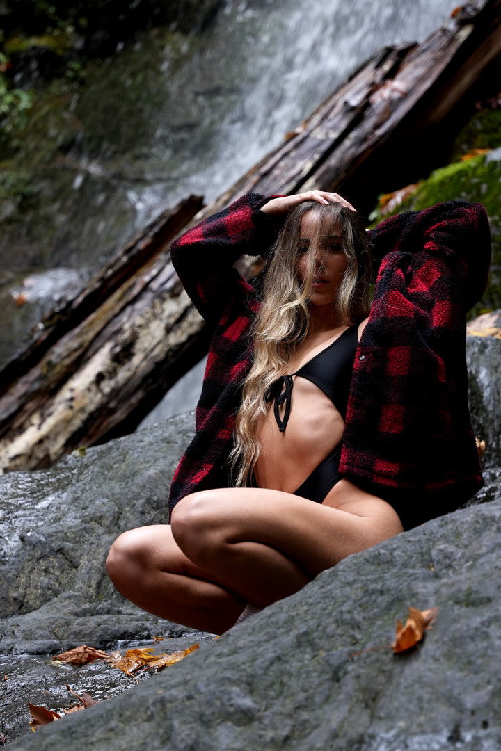 meelahrobbins snapchat image archive image