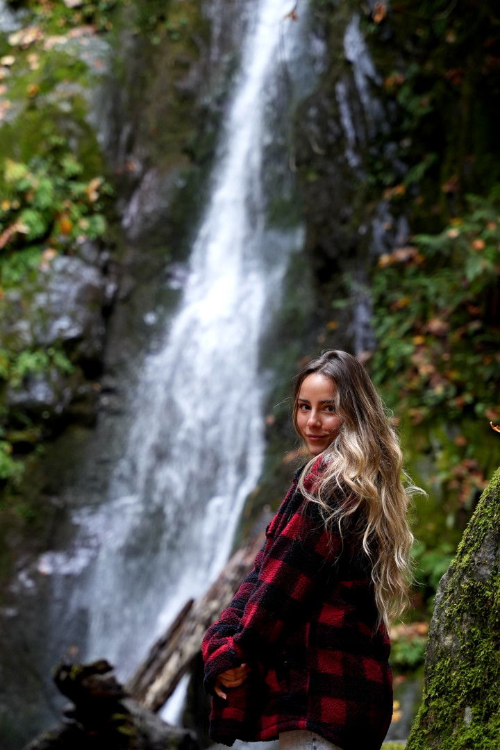 meelahrobbins snapchat image archive image