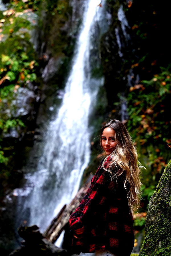 meelahrobbins image ~ Altpins