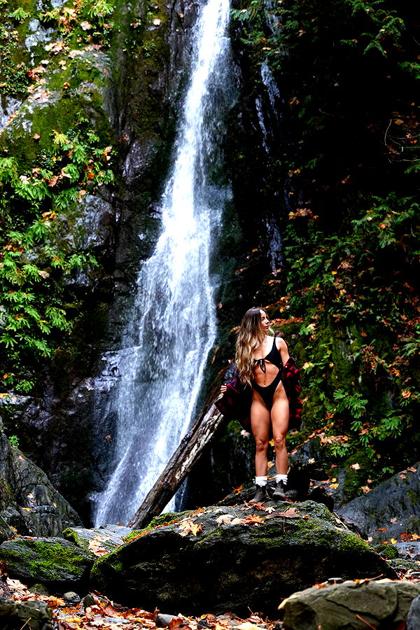 meelahrobbins image ~ Altpins