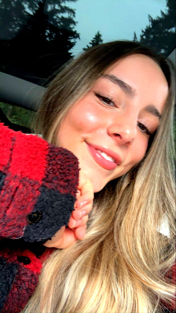 meelahrobbins image ~ Altpins