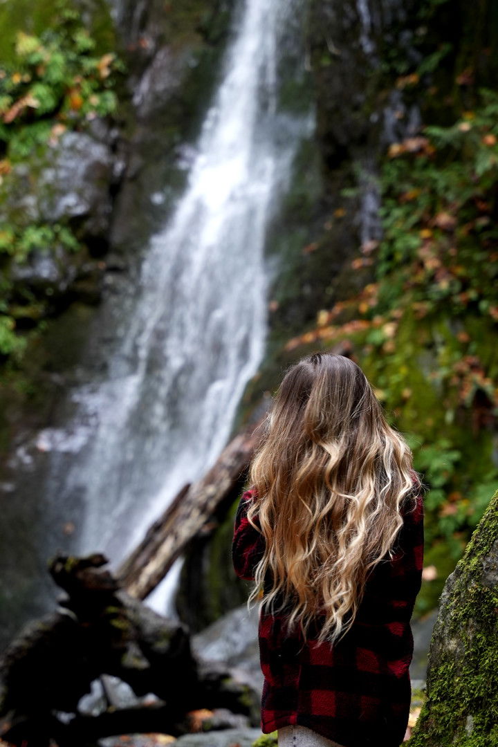 meelahrobbins snapchat image archive image