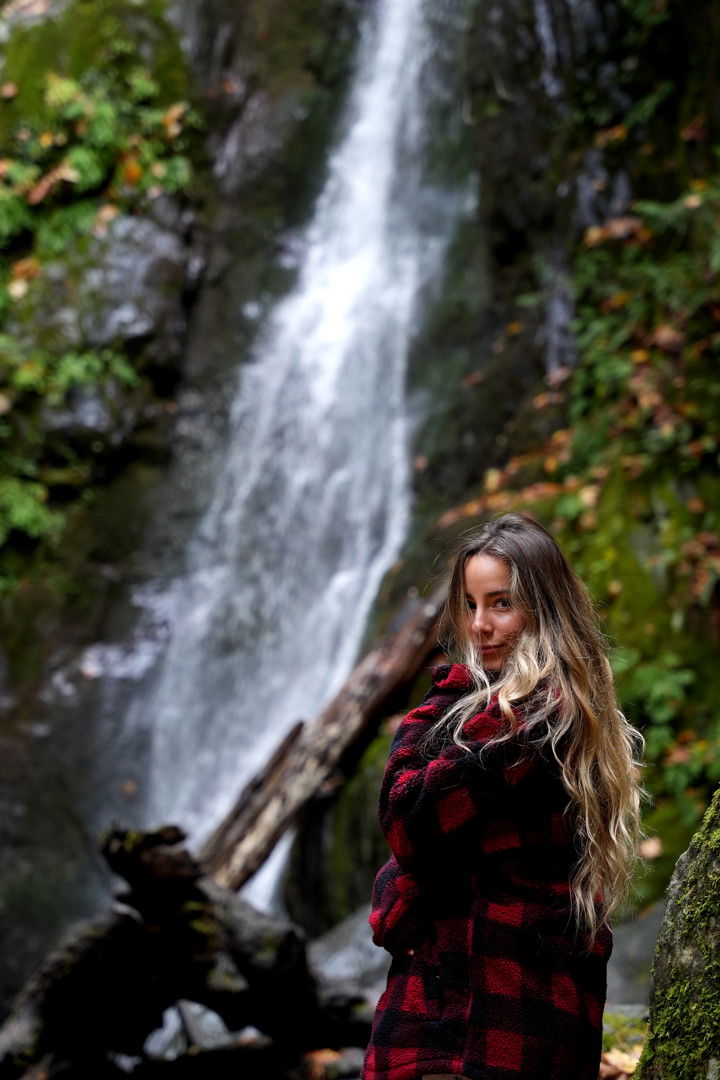 meelahrobbins snapchat image archive image