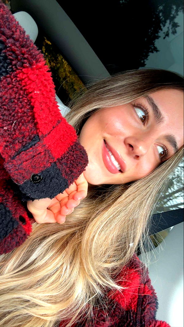 meelahrobbins image ~ Altpins