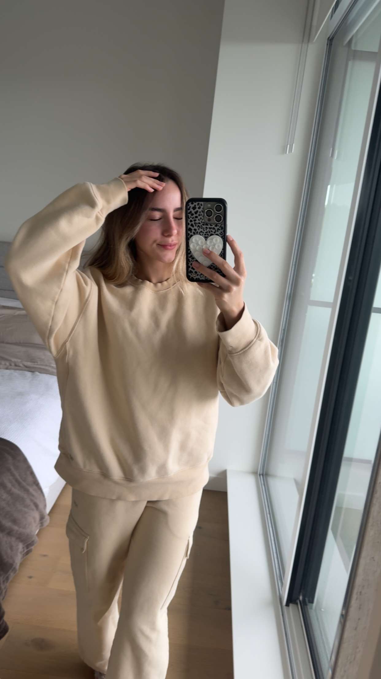 meelahrobbins snapchat image archive image