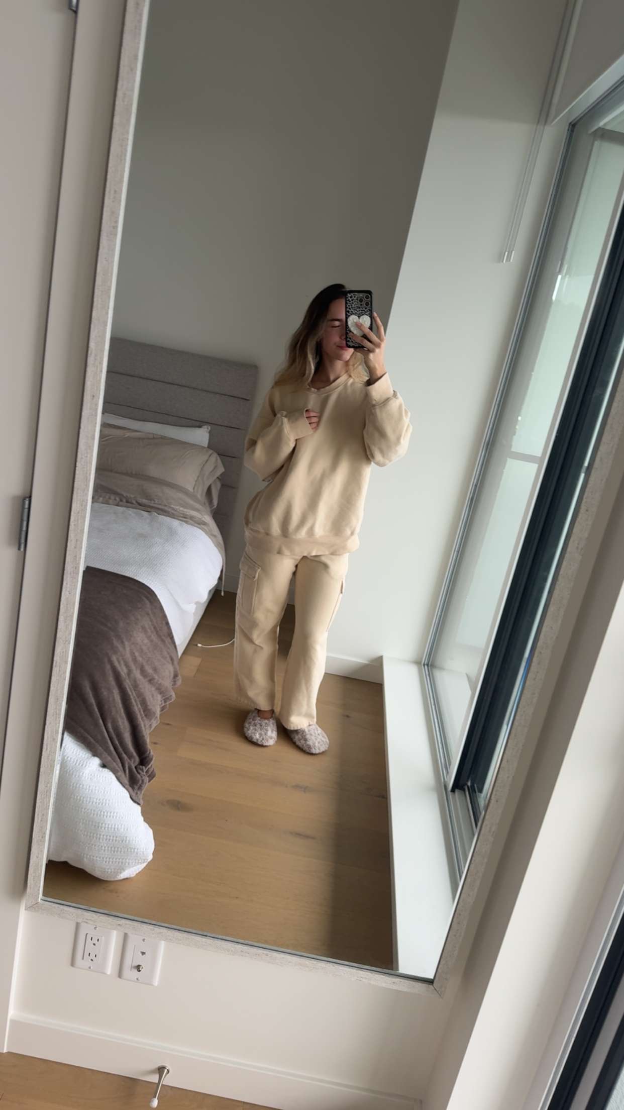 meelahrobbins snapchat image archive image