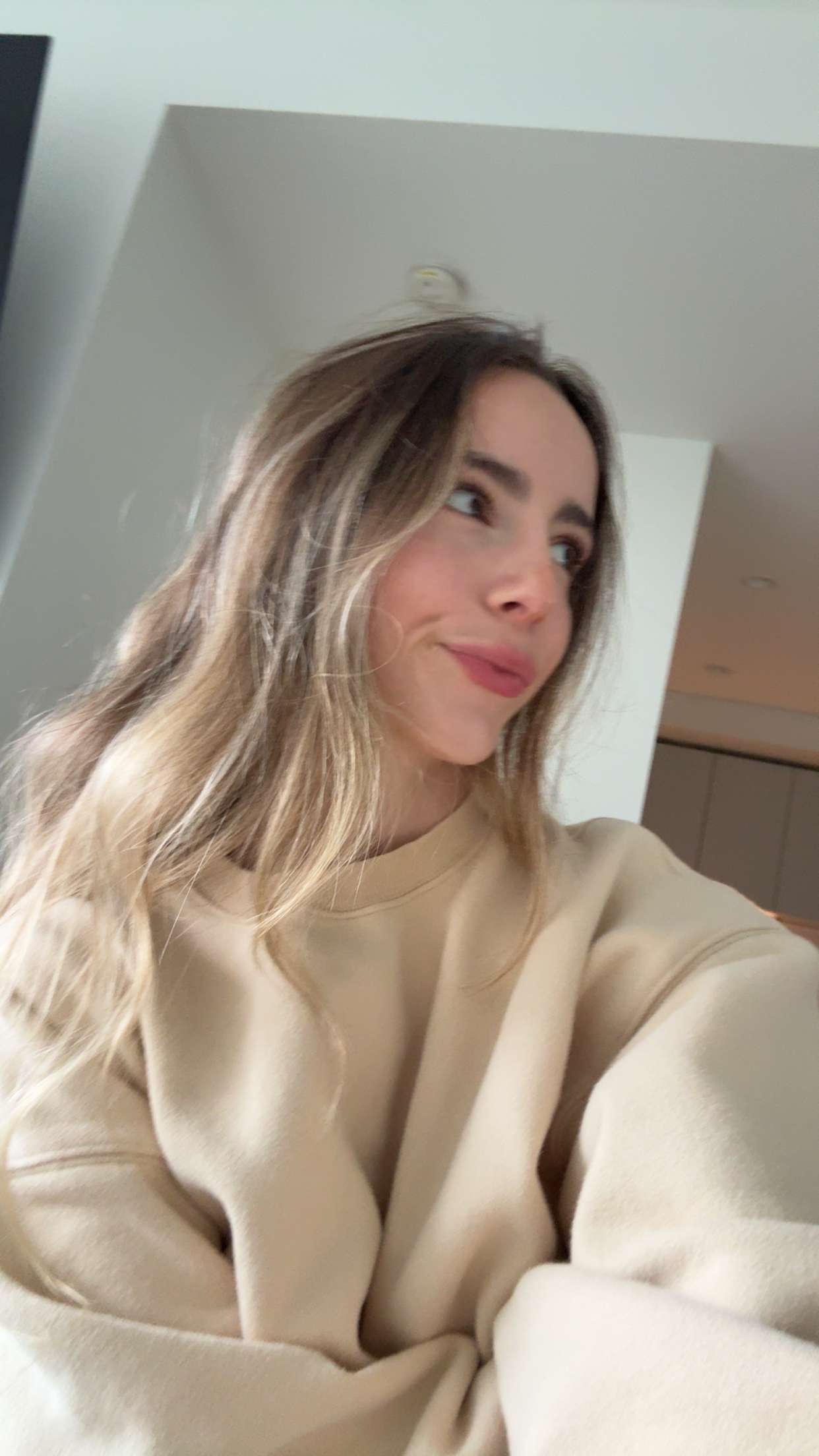 meelahrobbins snapchat image archive image