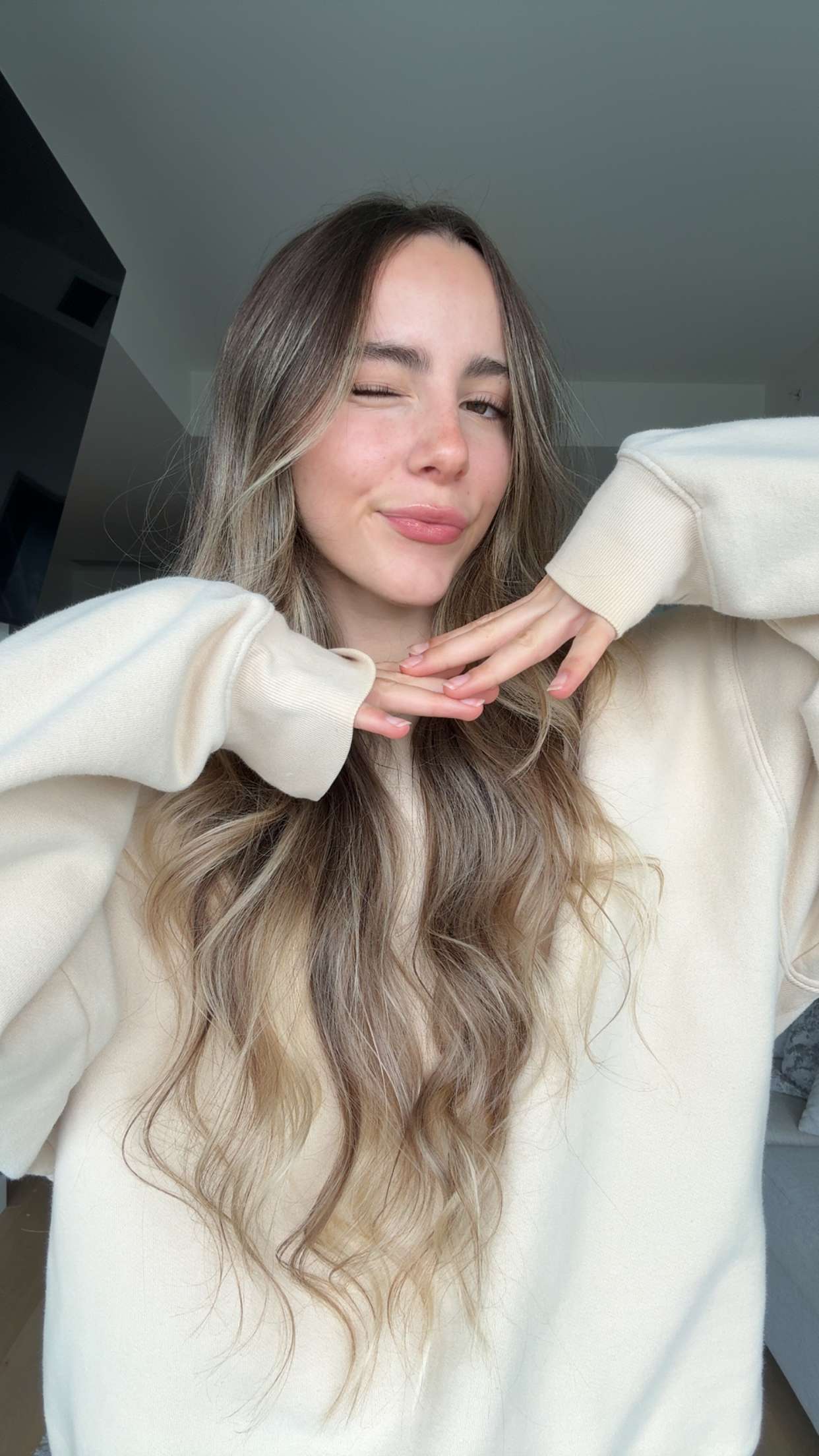 meelahrobbins snapchat image archive image