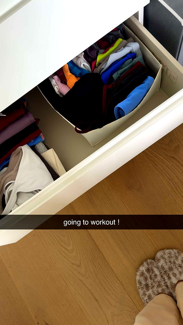 meelahrobbins image ~ Altpins