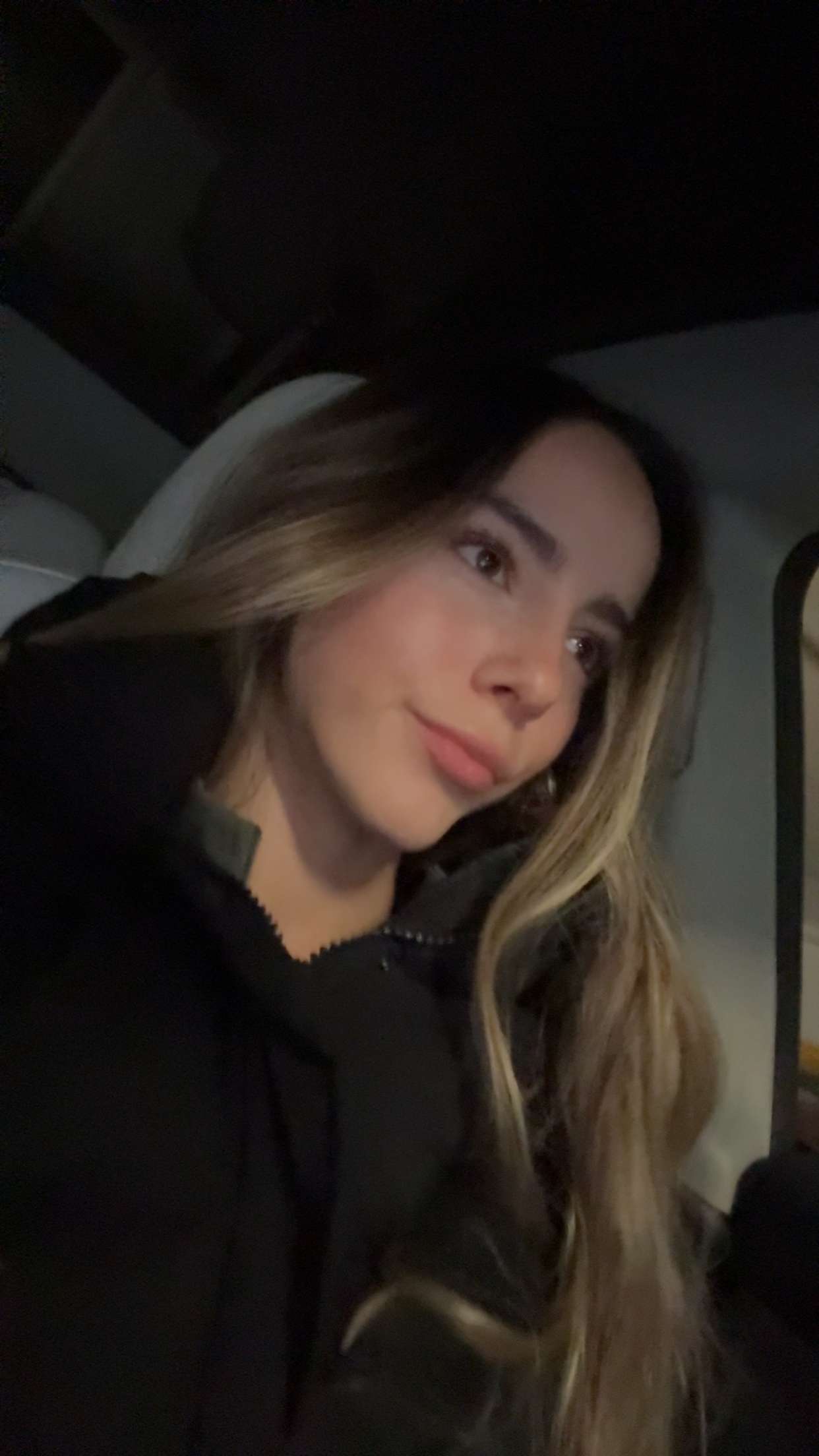 meelahrobbins snapchat image archive image