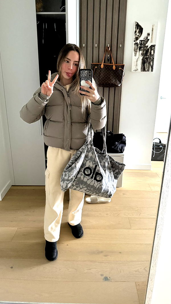 meelahrobbins image ~ Altpins