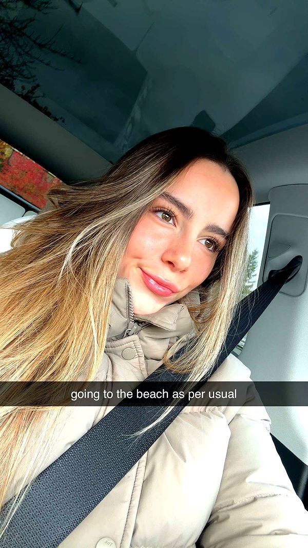 meelahrobbins image ~ Altpins