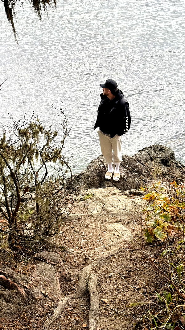 meelahrobbins image ~ Altpins