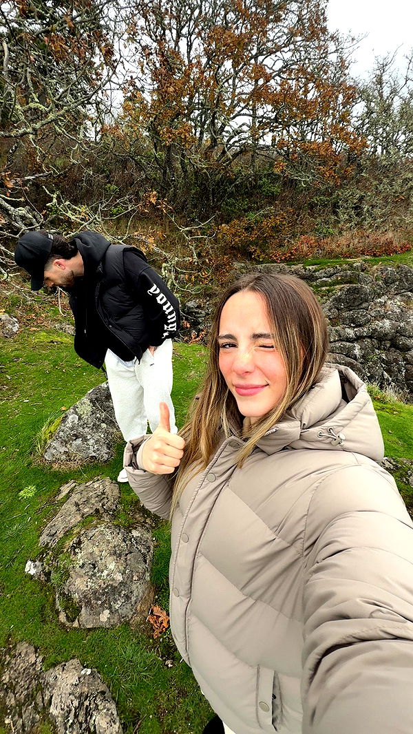 meelahrobbins image ~ Altpins