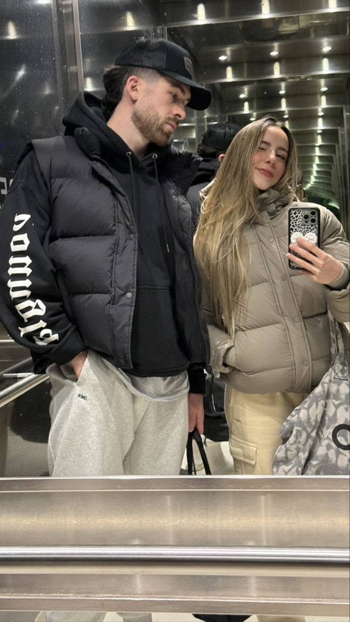 meelahrobbins snapchat image archive image