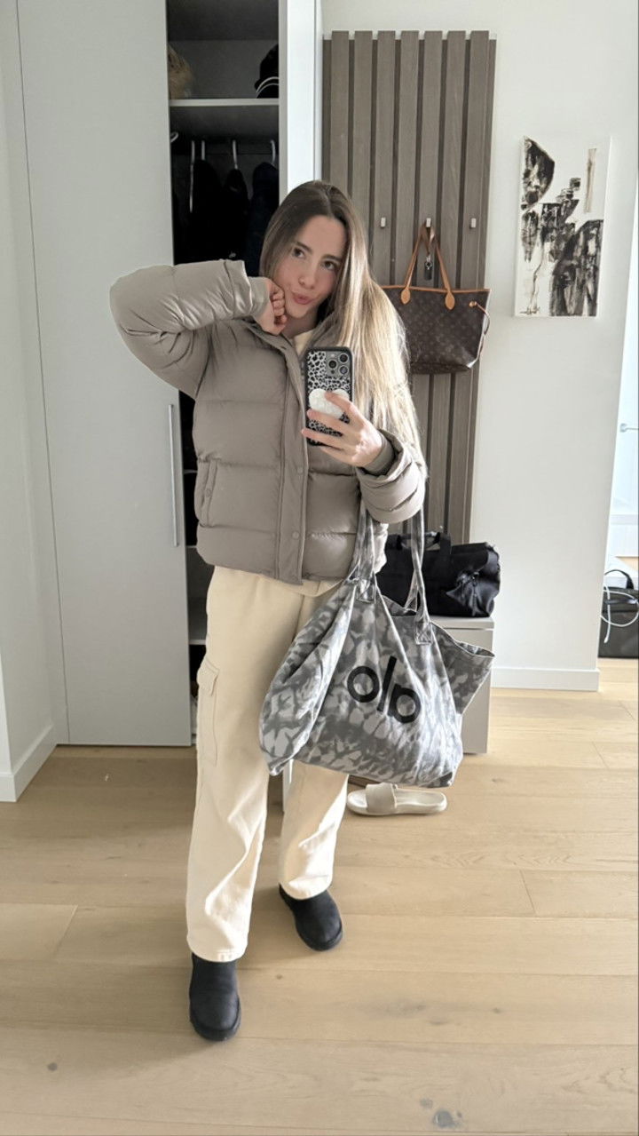 meelahrobbins snapchat image archive image