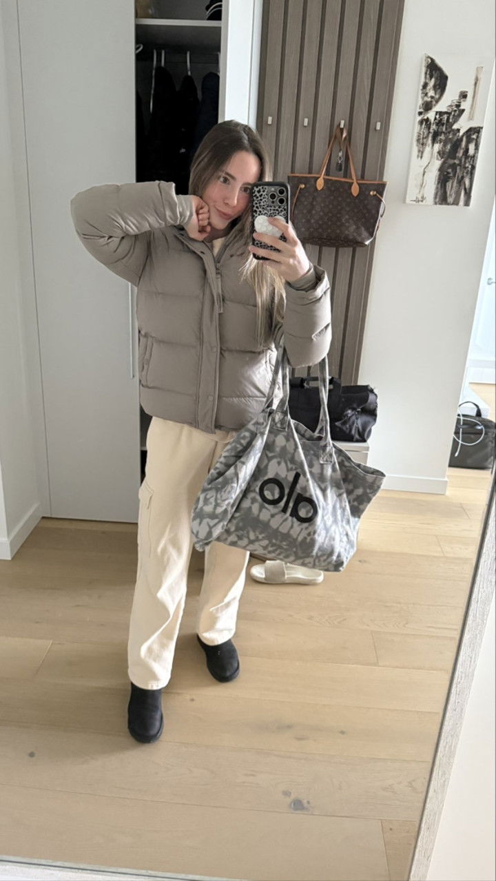 meelahrobbins snapchat image archive image