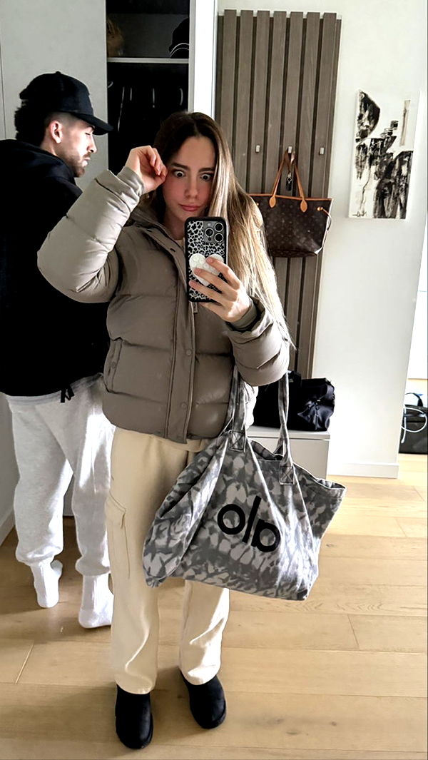 meelahrobbins image ~ Altpins