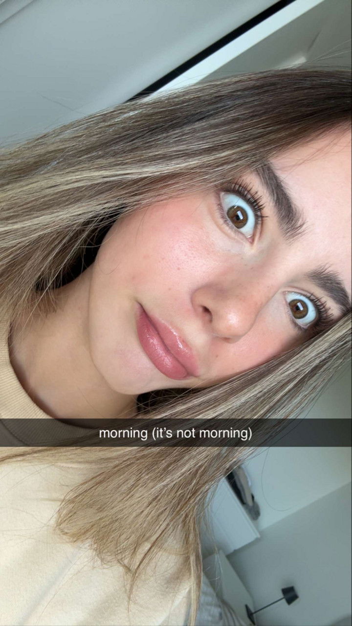 meelahrobbins snapchat image archive image