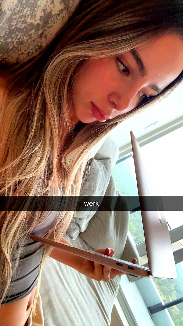 meelahrobbins image ~ Altpins