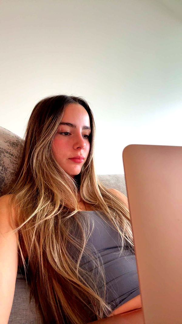 meelahrobbins image ~ Altpins