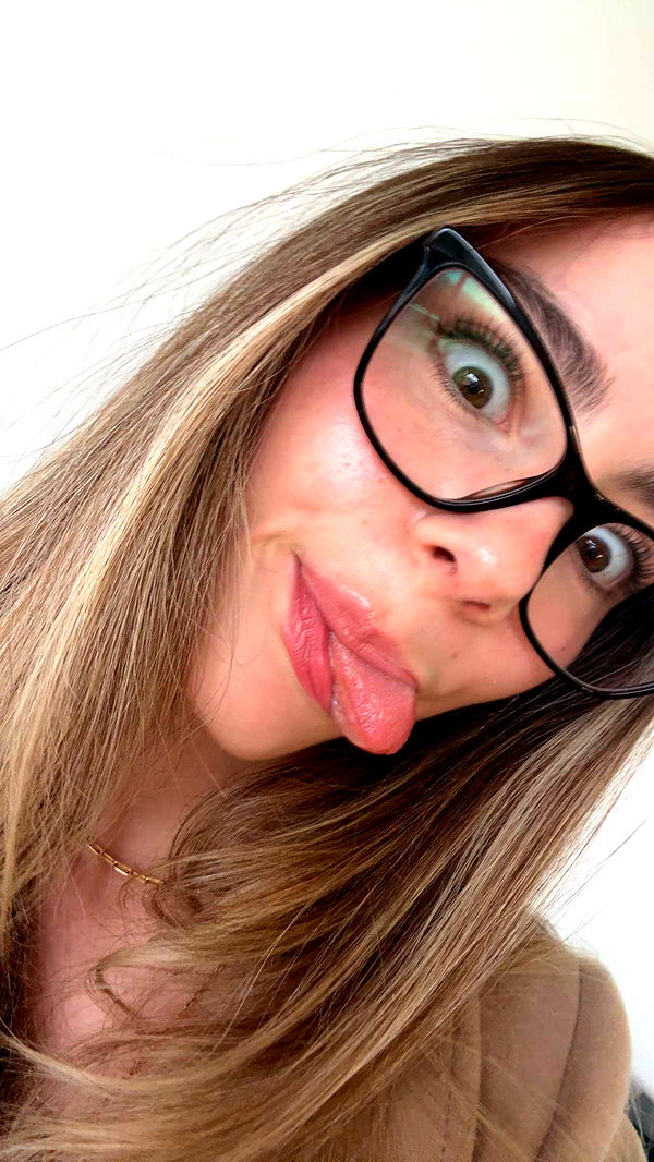 meelahrobbins image ~ Altpins