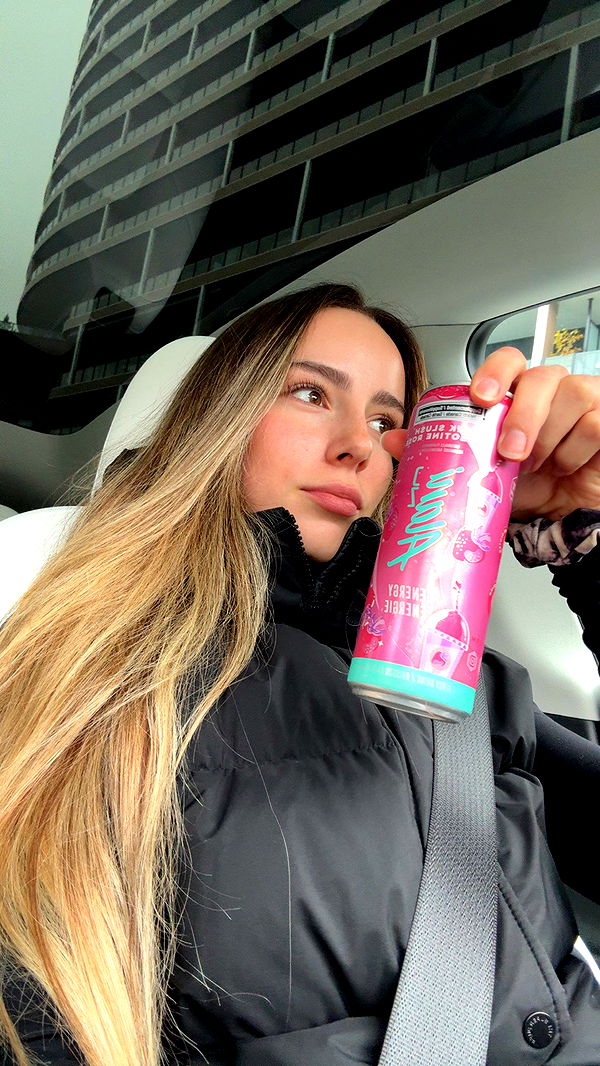 meelahrobbins image ~ Altpins