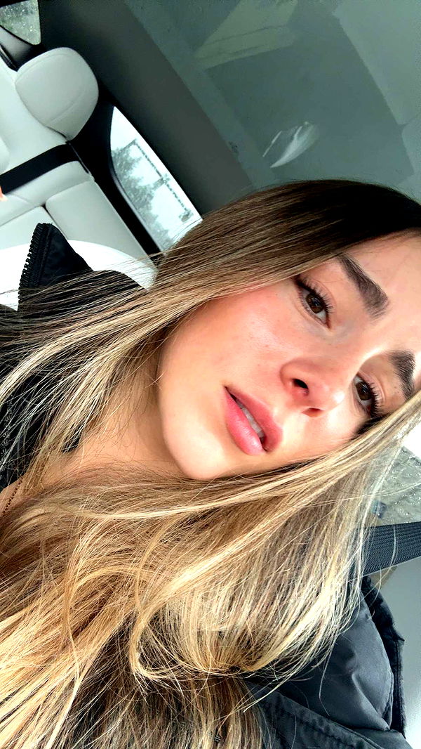 meelahrobbins image ~ Altpins