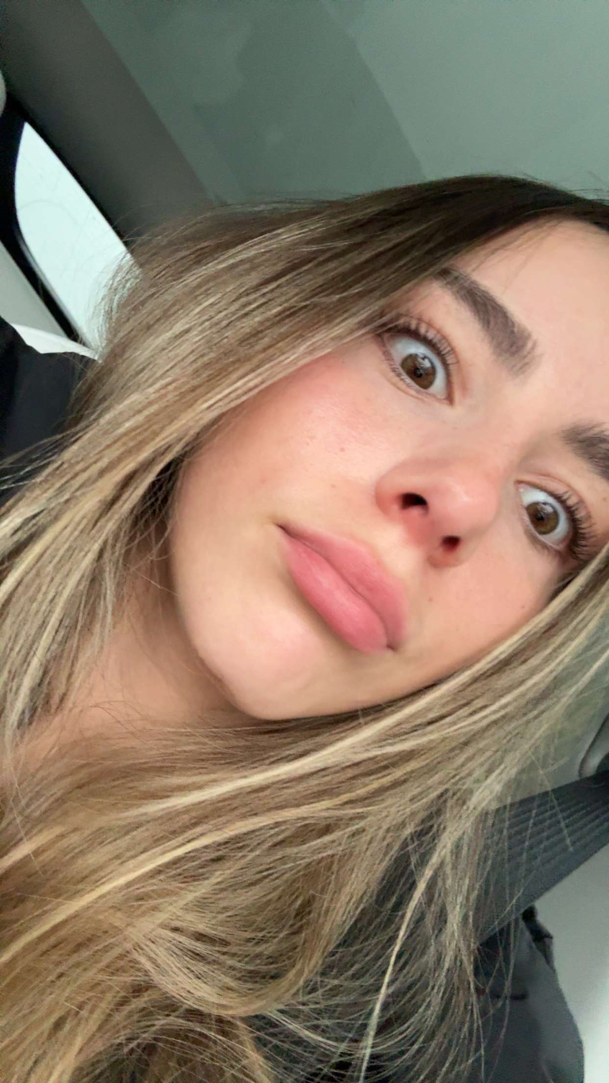 meelahrobbins snapchat image archive image