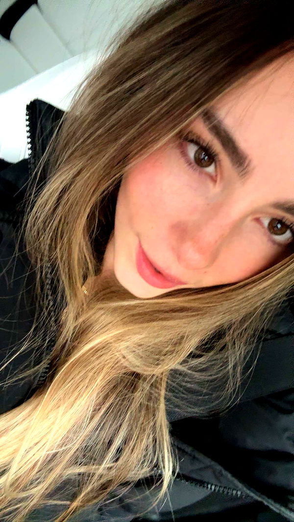 meelahrobbins image ~ Altpins