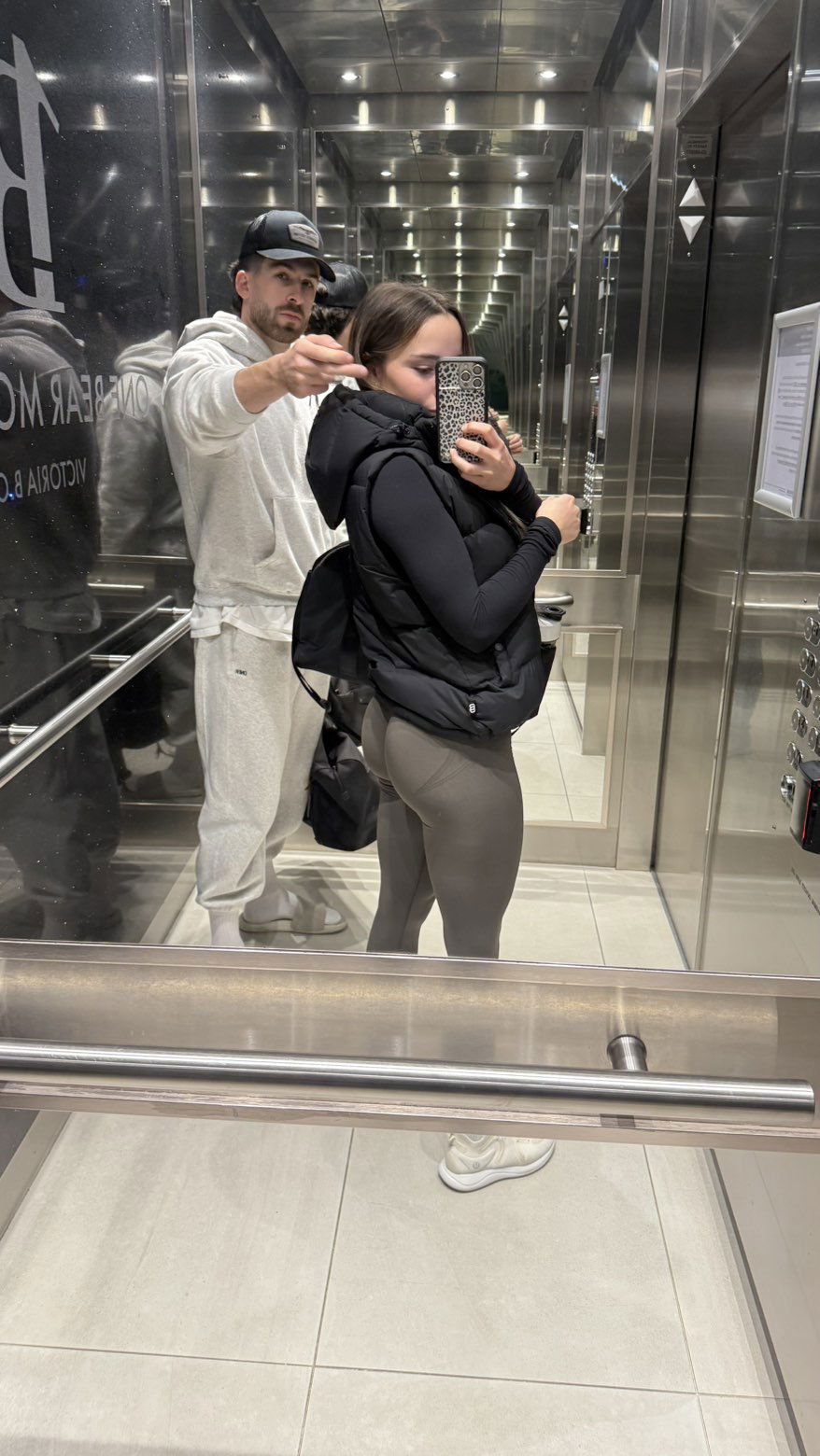 meelahrobbins snapchat image archive image