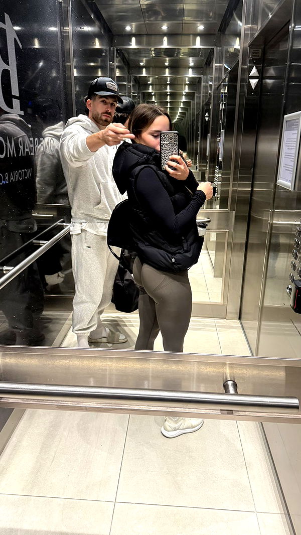 meelahrobbins image ~ Altpins