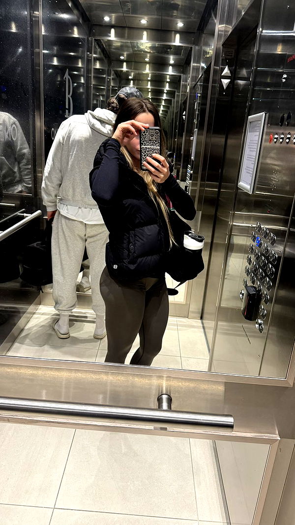 meelahrobbins image ~ Altpins