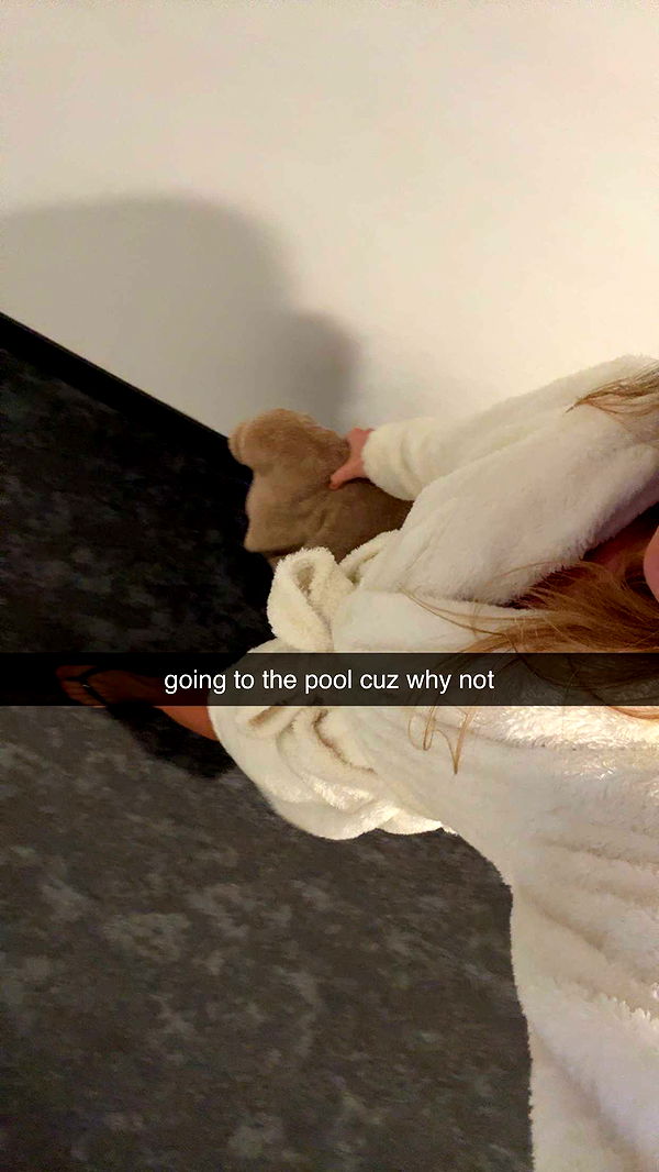 meelahrobbins image ~ Altpins