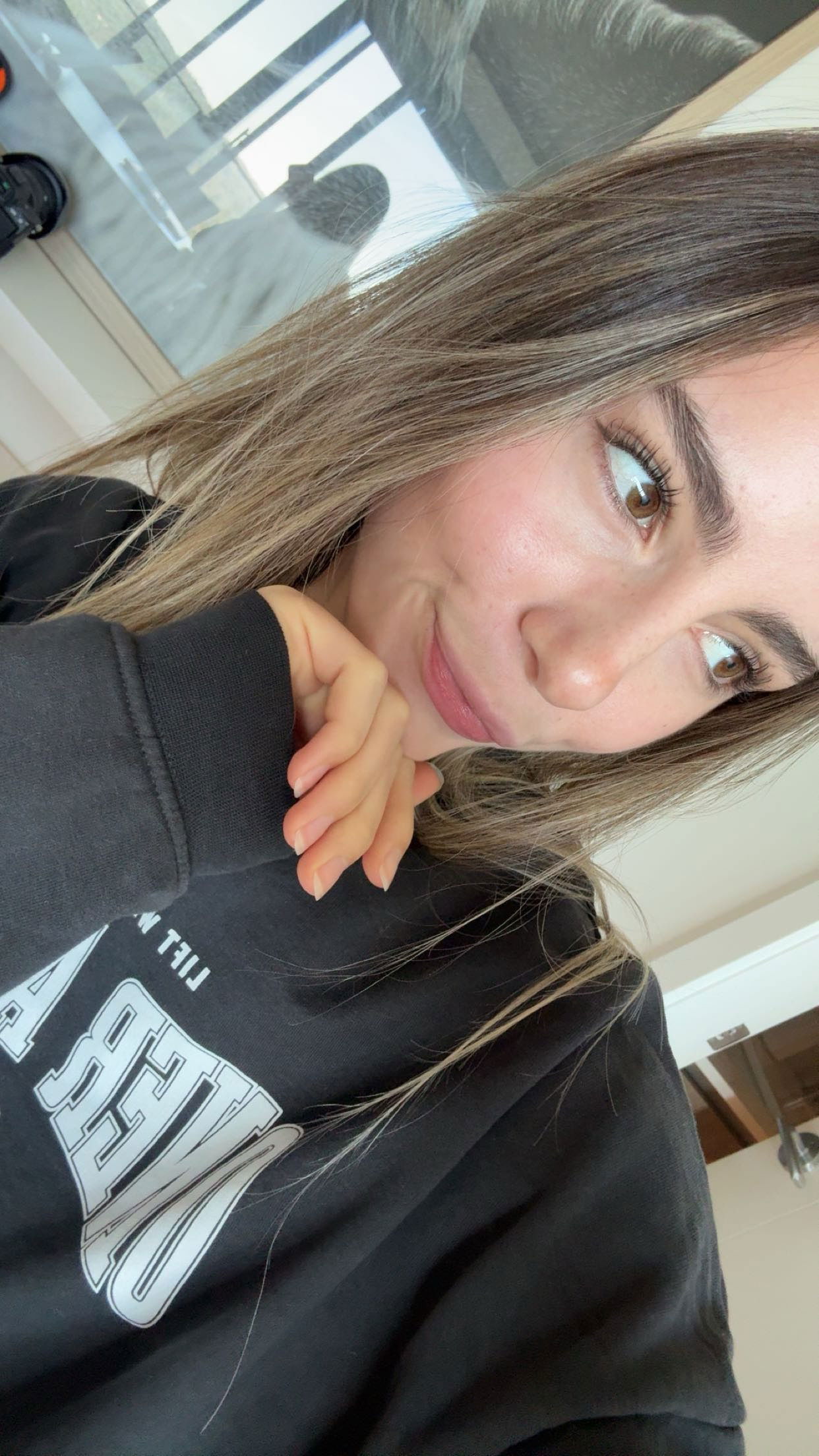 meelahrobbins snapchat image archive image