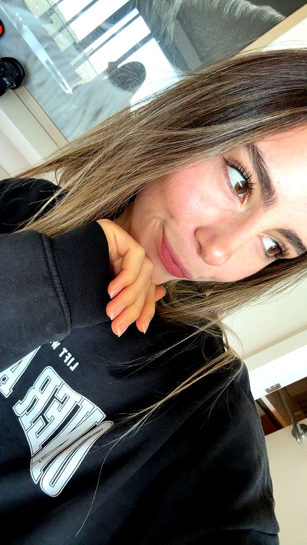 meelahrobbins image ~ Altpins