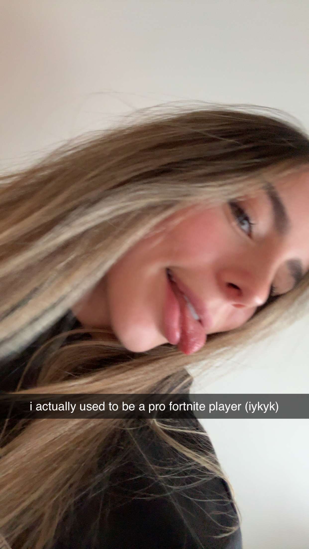 meelahrobbins snapchat image archive image