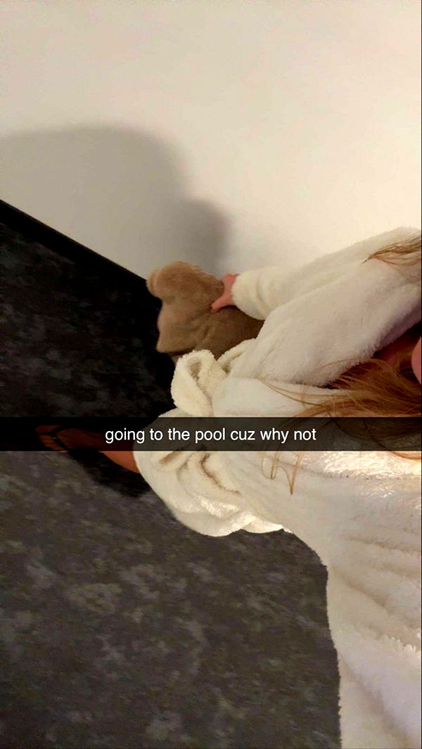 meelahrobbins image ~ Altpins