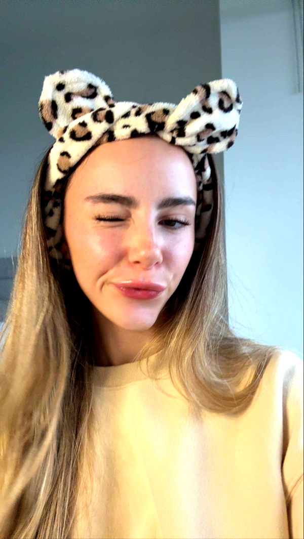 meelahrobbins image ~ Altpins