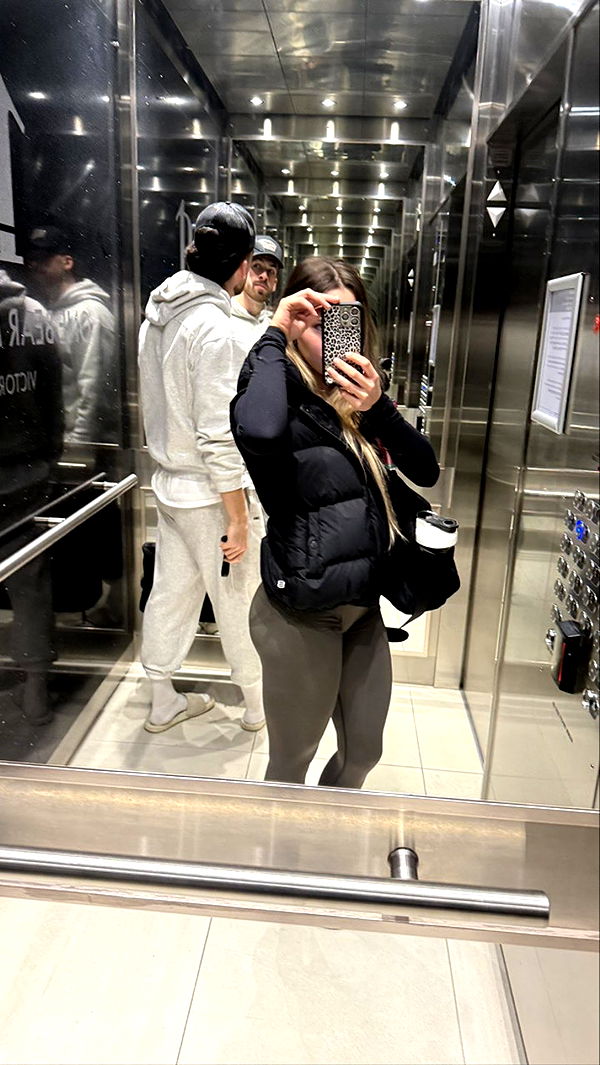 meelahrobbins image ~ Altpins