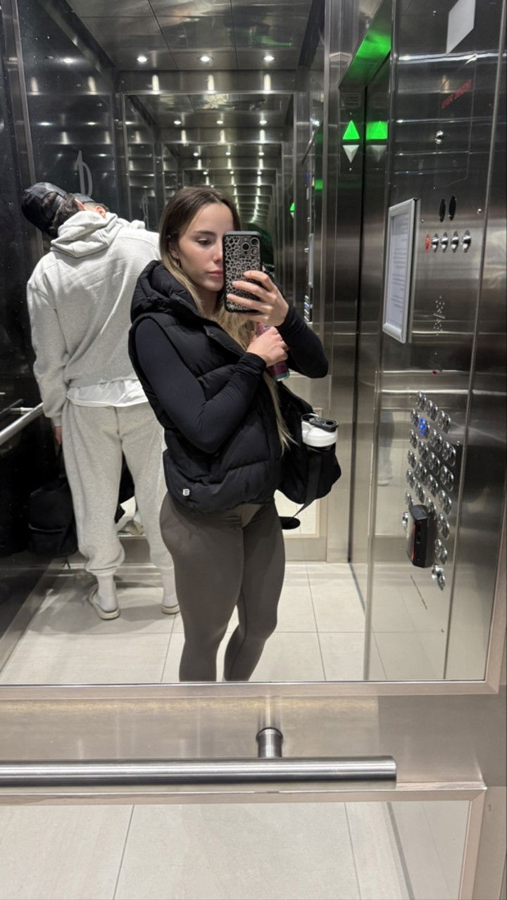 meelahrobbins snapchat image archive image