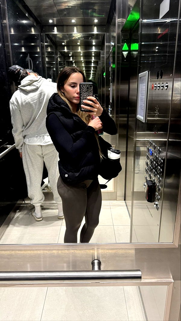 meelahrobbins image ~ Altpins