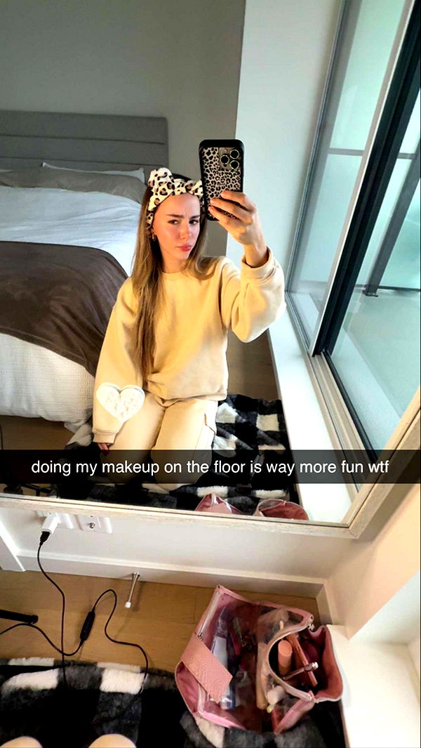 meelahrobbins image ~ Altpins