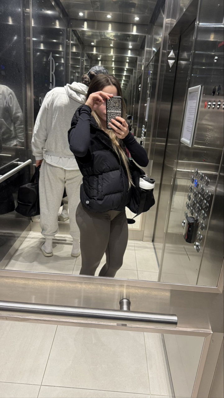 meelahrobbins snapchat image archive image