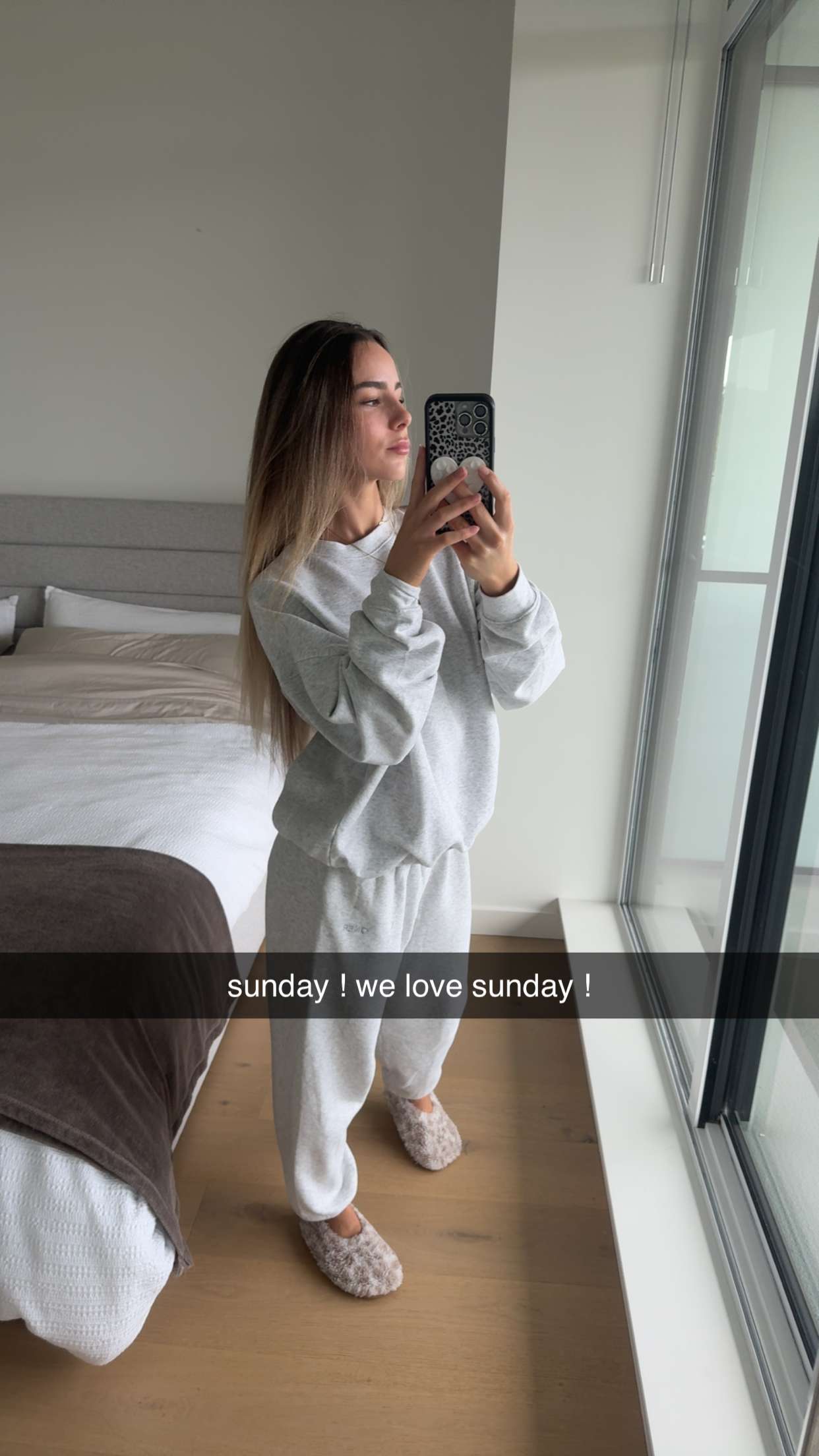 meelahrobbins snapchat image archive image