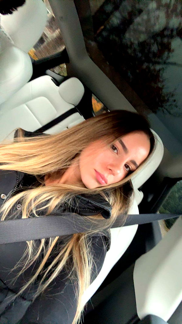 meelahrobbins image ~ Altpins