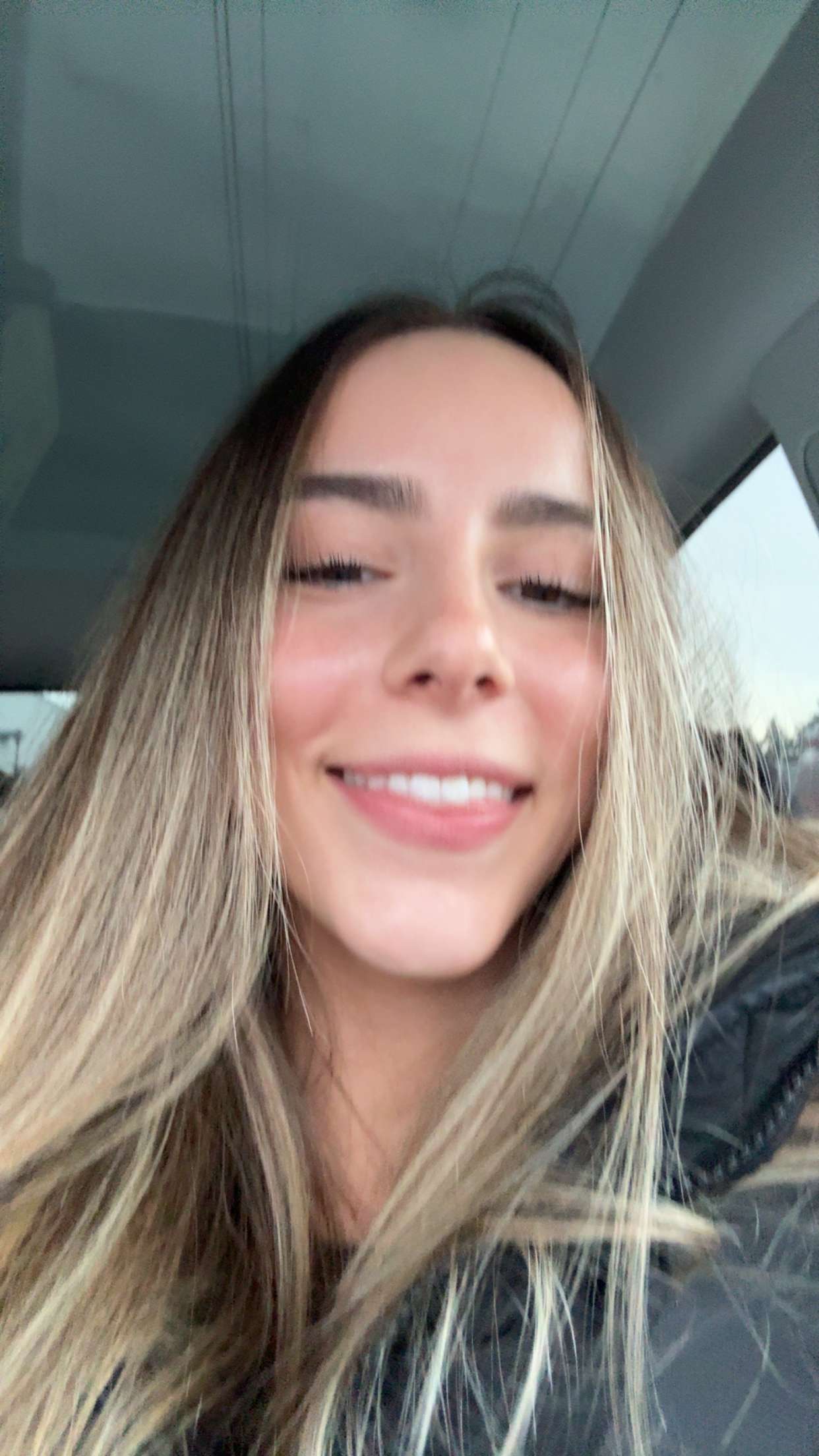 meelahrobbins snapchat image archive image