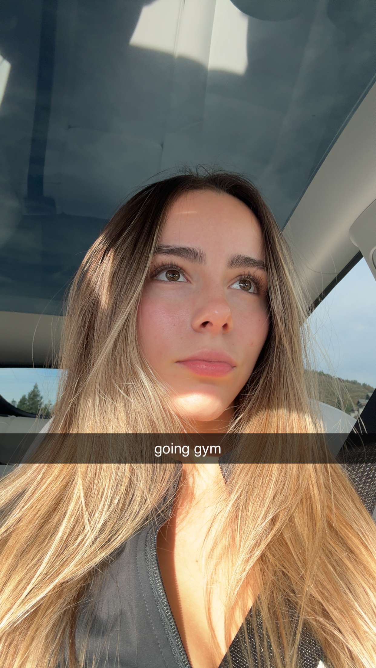 meelahrobbins snapchat image archive image