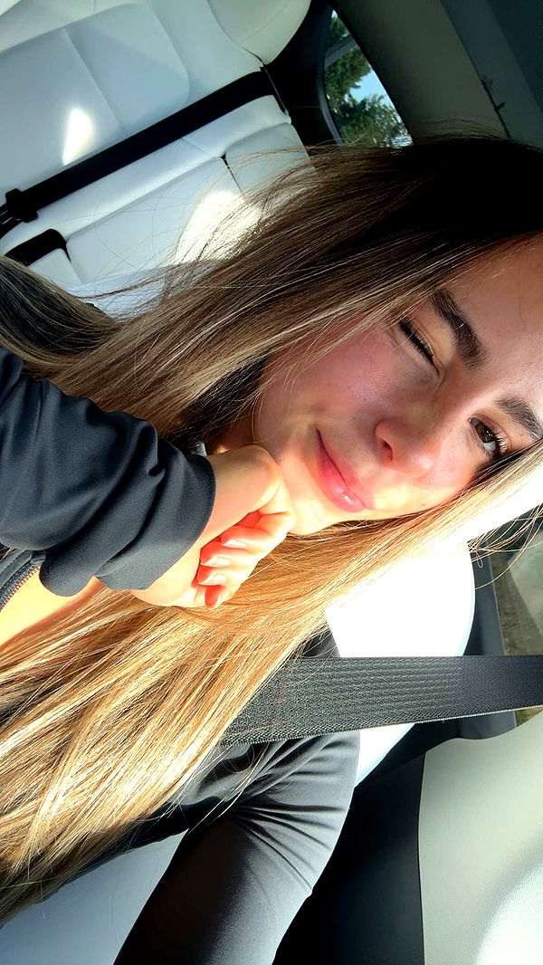 meelahrobbins image ~ Altpins